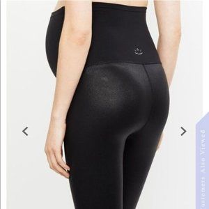 Beyond yoga black coated maternity leggings S